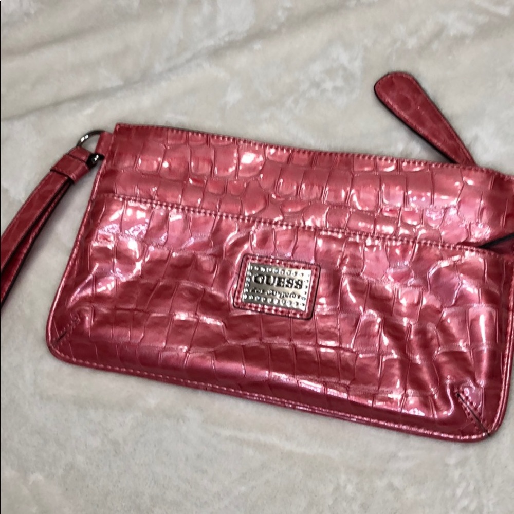 Guess clutch peach crocodile prints